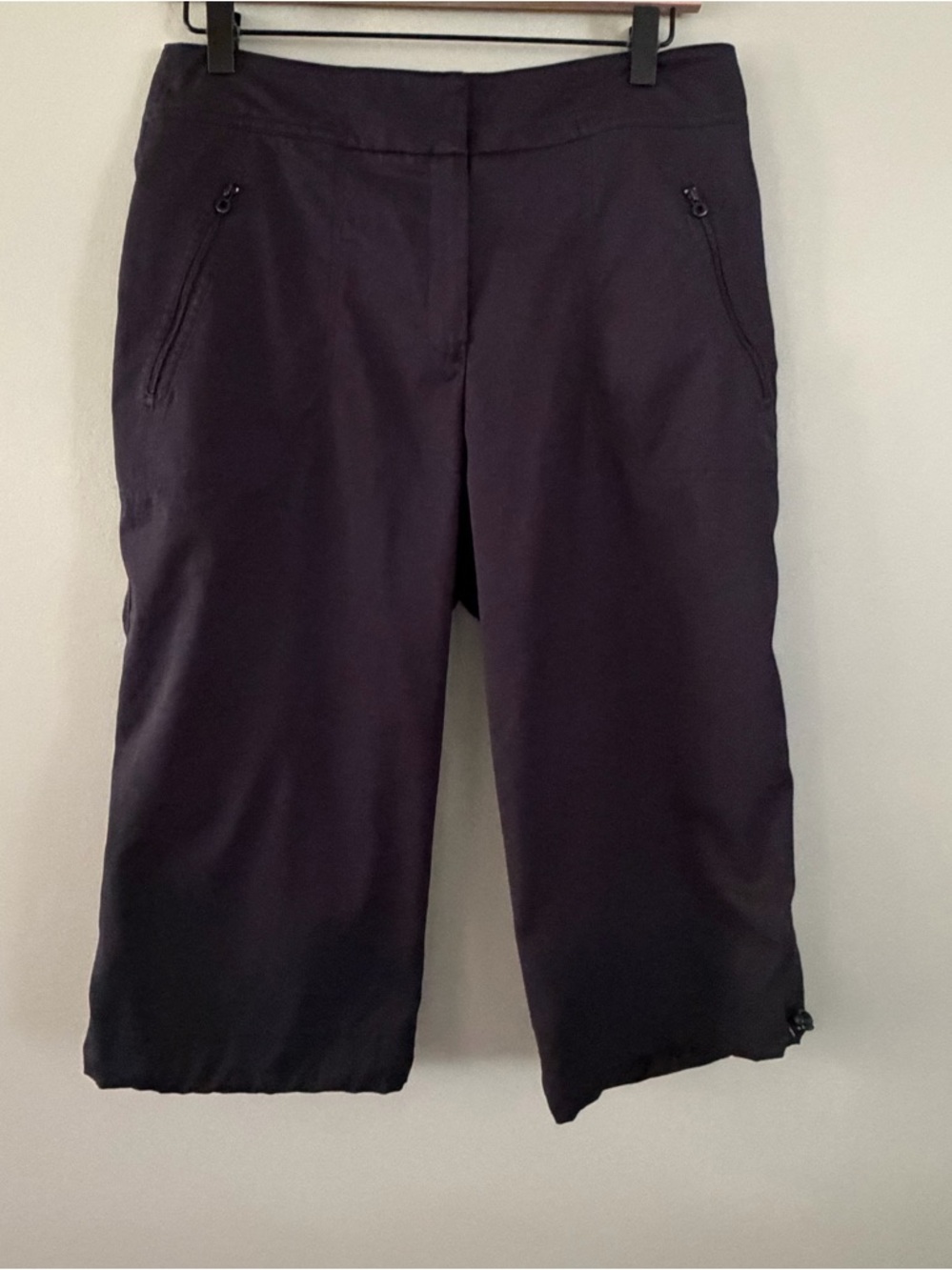 Tail Tech Cropped Pants Zipper Pockets Athletic Travel Adjustable Toggle cuffs 8